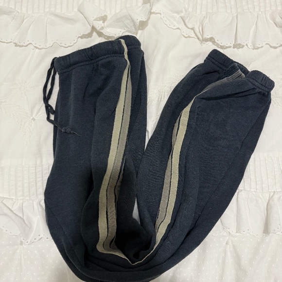 Aviator Nation - Picture 1 of 3